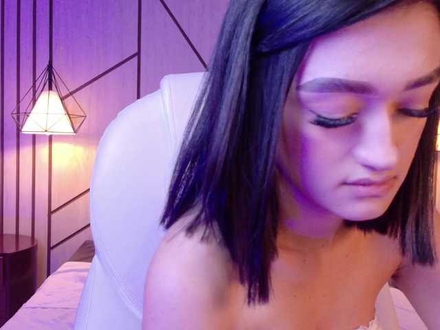 LeahSaenz live webcam show