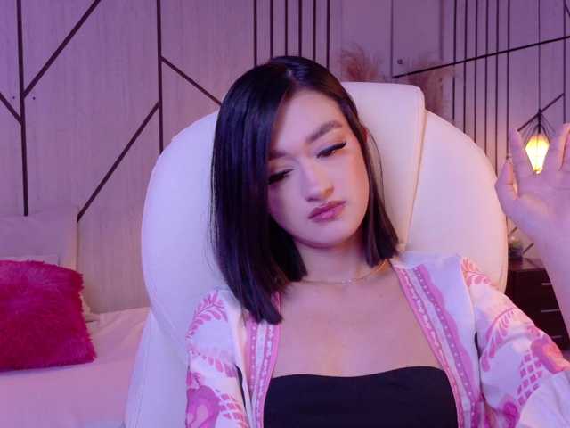 LeahSaenz live cam on BongaCams