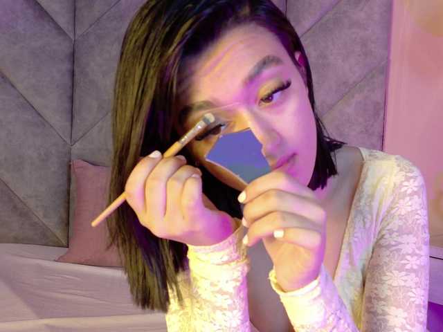 LeahSaenz live cam on BongaCams