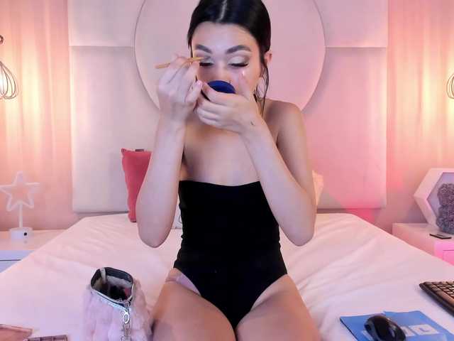 LeahSaenz live cam on BongaCams