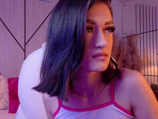 LeahSaenz live webcam show