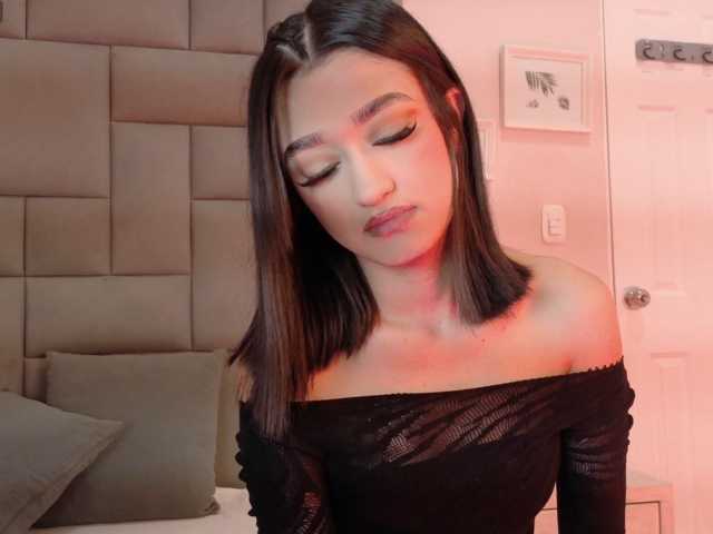 LeahSaenz live cam on BongaCams