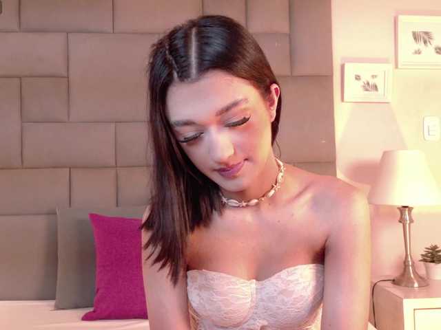 LeahSaenz live cam on BongaCams