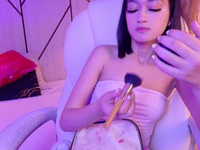 LeahSaenz live cam on BongaCams
