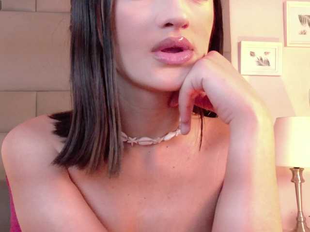 LeahSaenz live cam on BongaCams