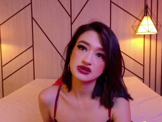 LeahSaenz live cam on BongaCams