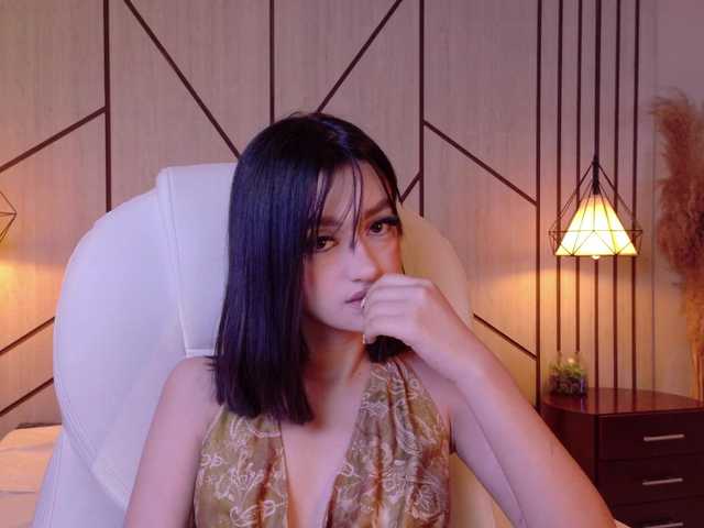LeahSaenz live cam on BongaCams