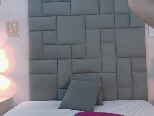 LeahSaenz live cam on BongaCams