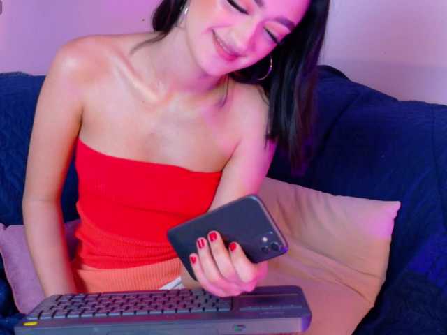 LeahSaenz live cam on BongaCams