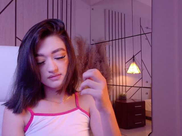 LeahSaenz live cam on BongaCams