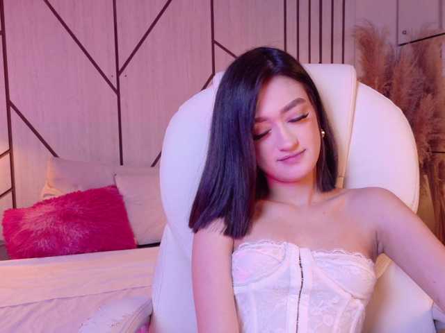 LeahSaenz live cam on BongaCams