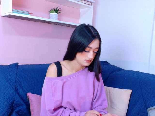 LeahSaenz live cam on BongaCams