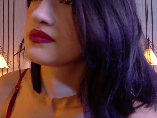 LeahSaenz live cam on BongaCams