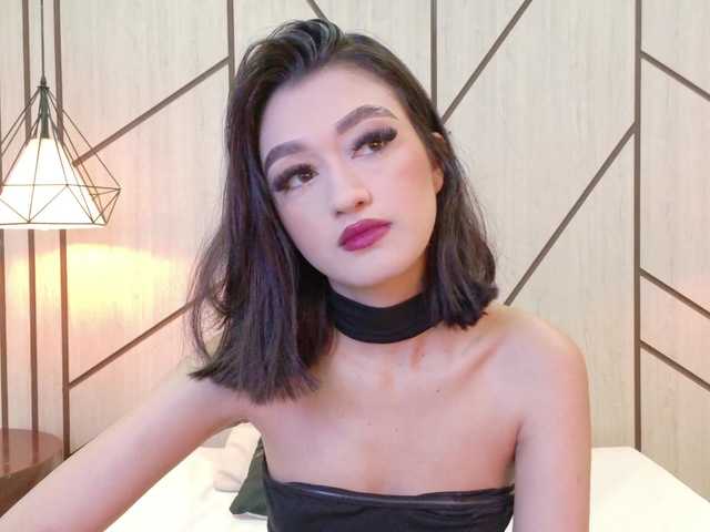 LeahSaenz live cam on BongaCams