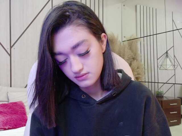 LeahSaenz live webcam show