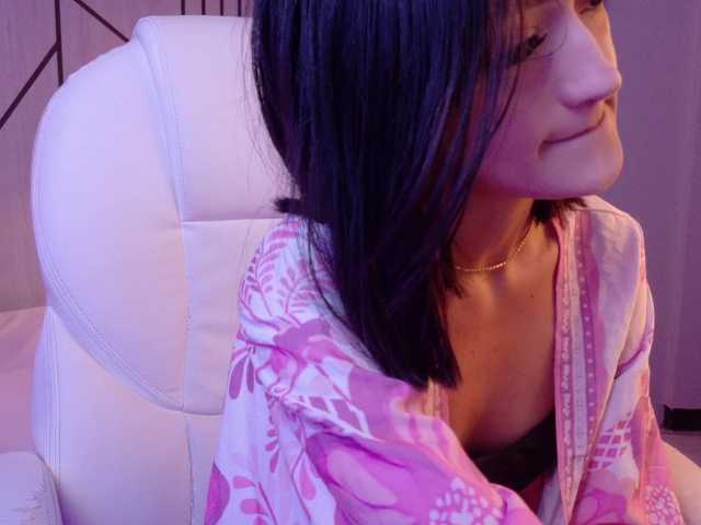 LeahSaenz live cam