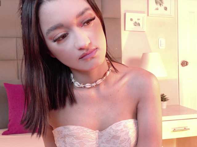 LeahSaenz live cam on BongaCams