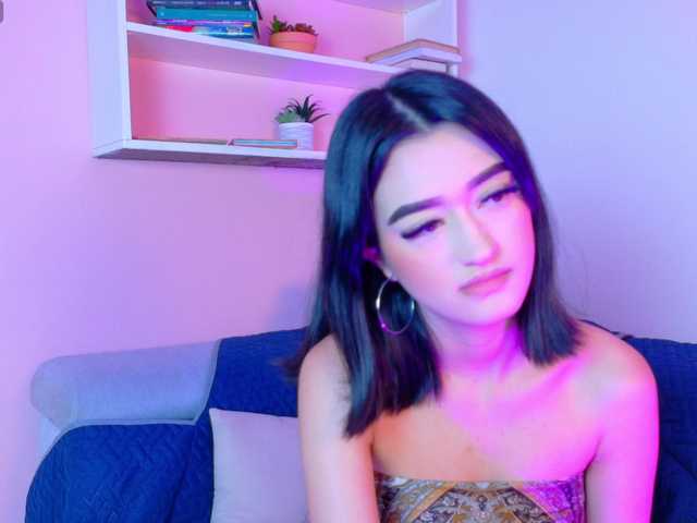 LeahSaenz live cam on BongaCams