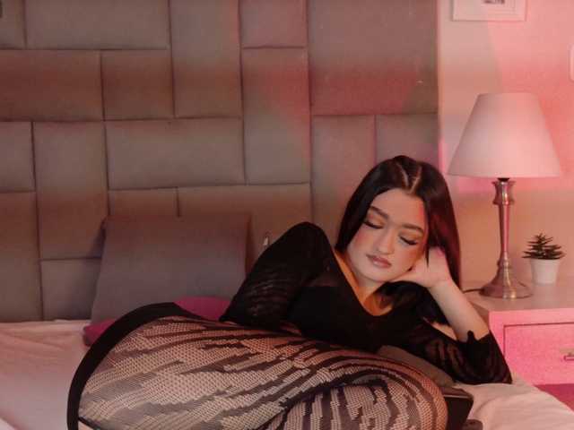 LeahSaenz live cam on BongaCams