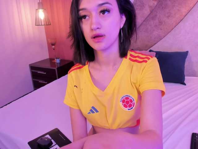 LeahSaenz live cam on BongaCams