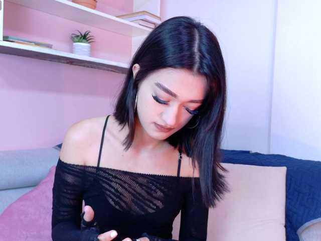 LeahSaenz live cam on BongaCams