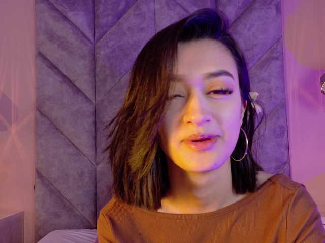LeahSaenz live cam on BongaCams