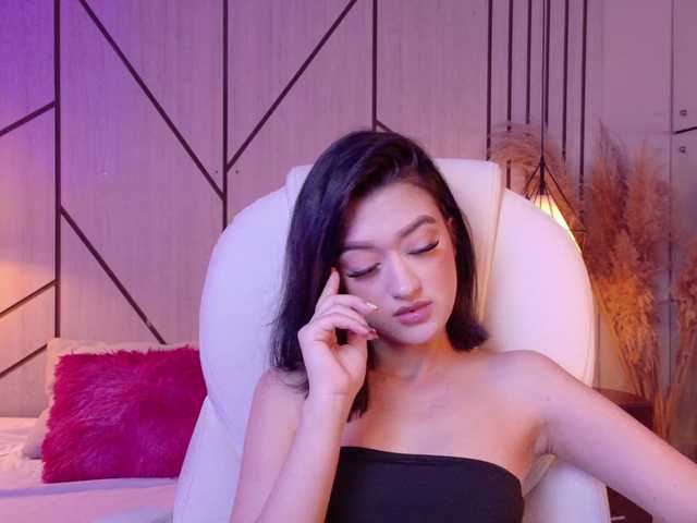 LeahSaenz live cam on BongaCams