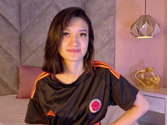 LeahSaenz live cam on BongaCams