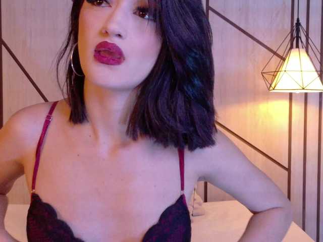 LeahSaenz live cam on BongaCams