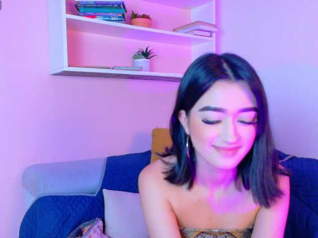 LeahSaenz live cam on BongaCams