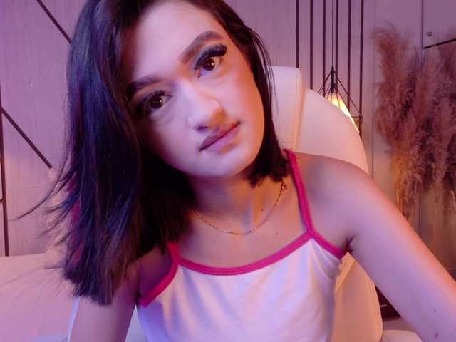 LeahSaenz live cam on BongaCams