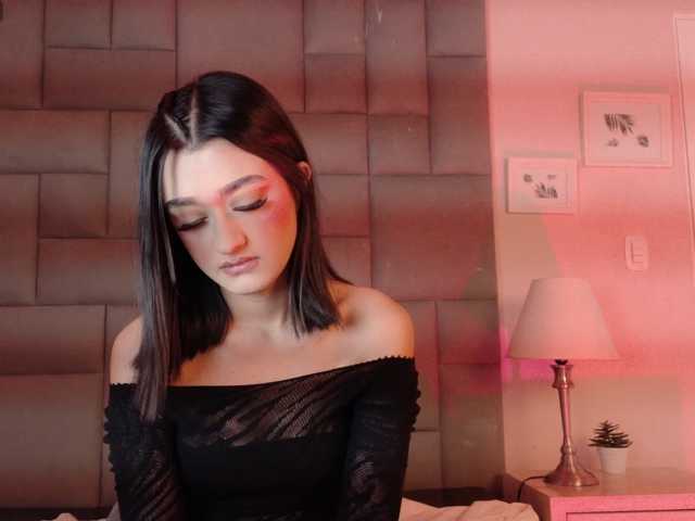 LeahSaenz live cam on BongaCams