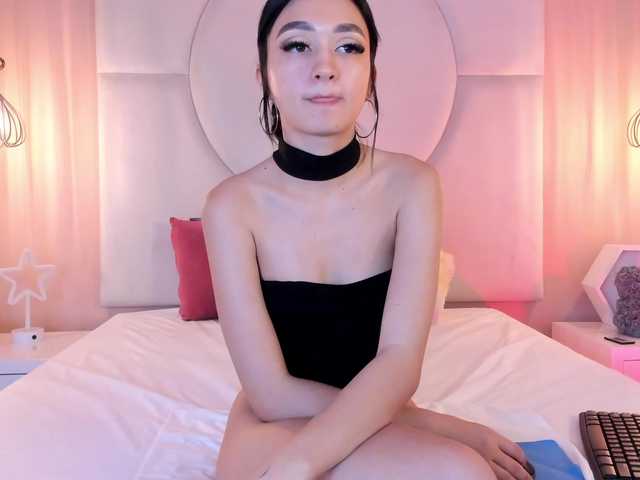 LeahSaenz live cam on BongaCams