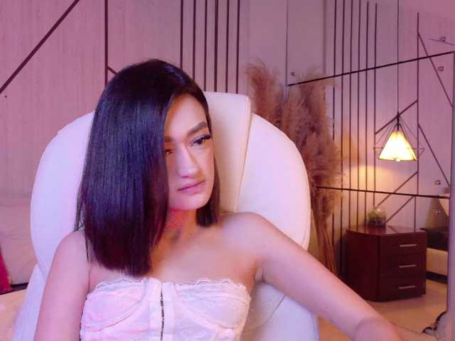 LeahSaenz live webcam show