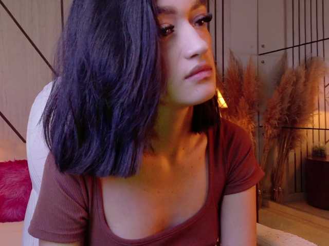 LeahSaenz live cam on BongaCams