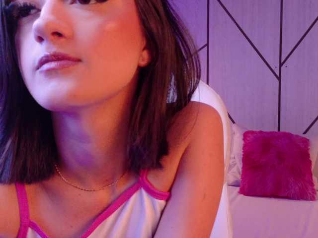 LeahSaenz live webcam show
