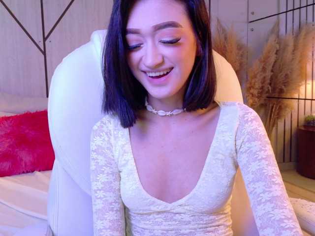 LeahSaenz live cam on BongaCams