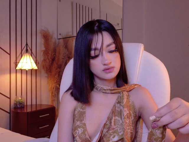 LeahSaenz live cam on BongaCams