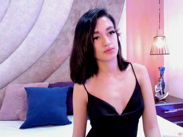 LeahSaenz live cam on BongaCams