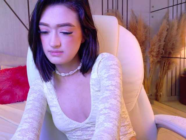 LeahSaenz live cam on BongaCams