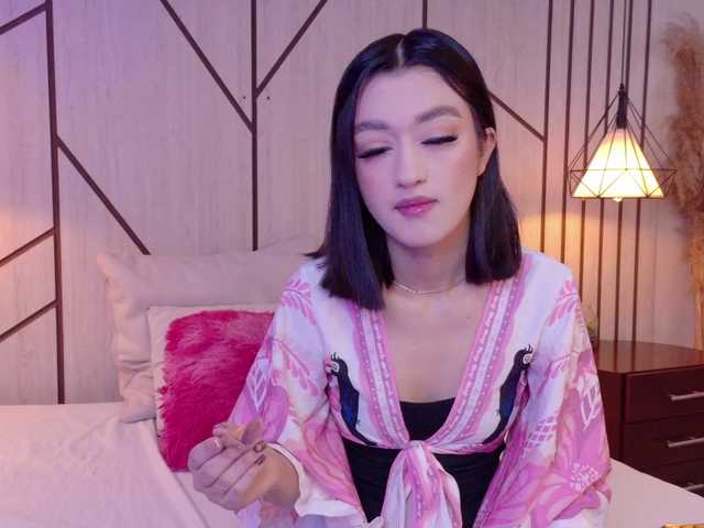 LeahSaenz live webcam show