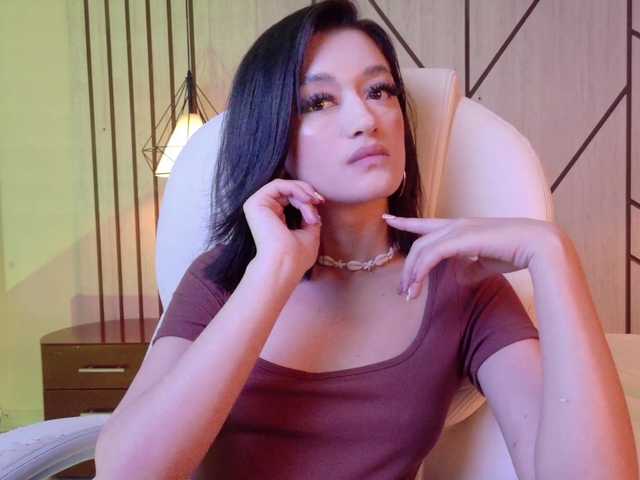 LeahSaenz live cam on BongaCams