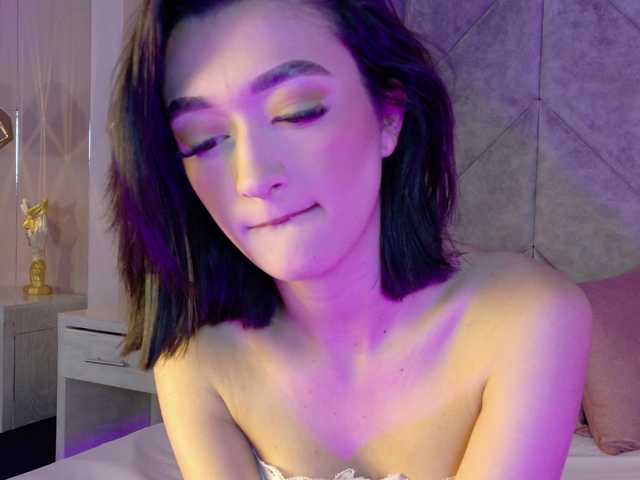 LeahSaenz live cam on BongaCams