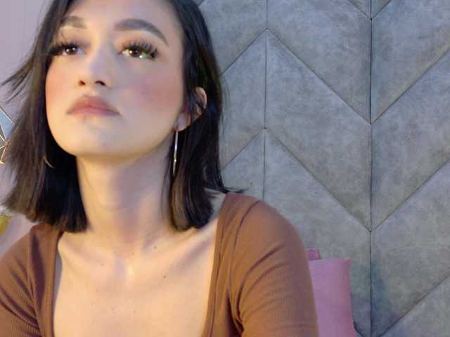 LeahSaenz live cam on BongaCams