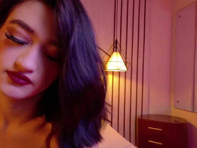 LeahSaenz live cam on BongaCams