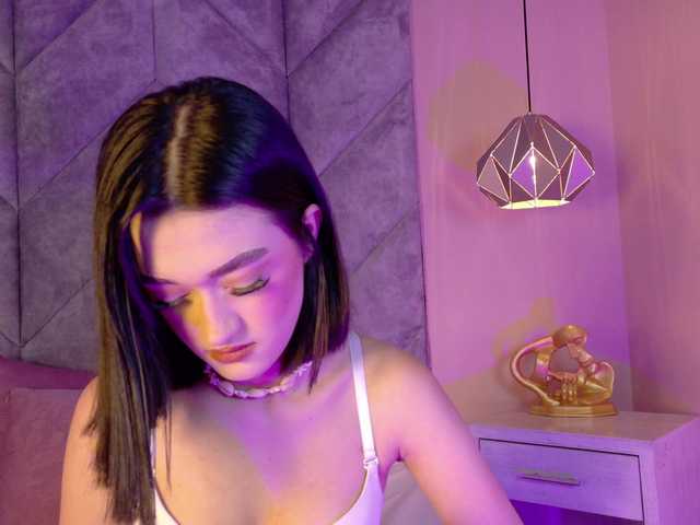 LeahSaenz live cam on BongaCams
