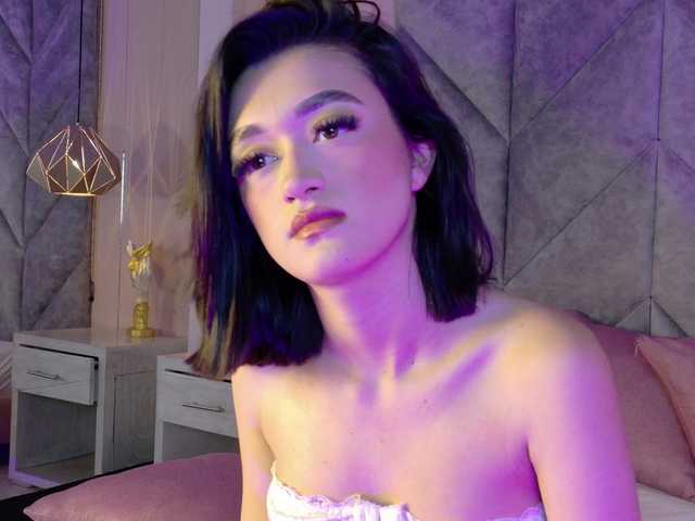 LeahSaenz live cam on BongaCams