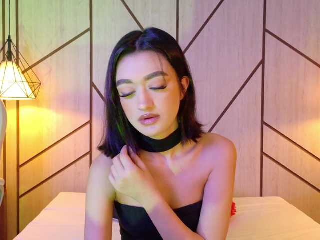 LeahSaenz live cam on BongaCams