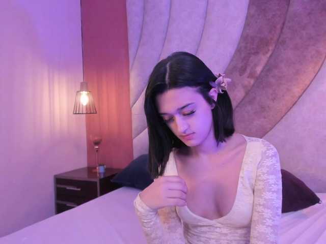 LeahSaenz live cam on BongaCams
