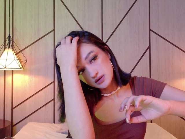LeahSaenz live webcam show